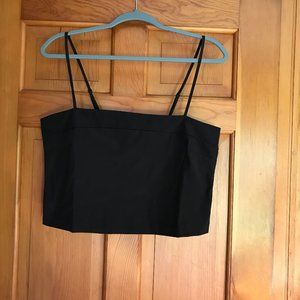NWT VERO MODA Crop Top size Medium in black.